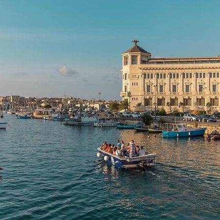 Riva Apartments By Wonderful Italy Сиракуза Екстериор снимка