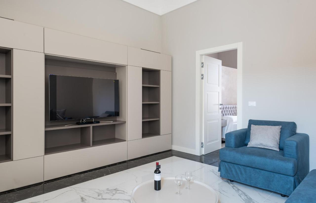 Riva Apartments By Wonderful Italy Сиракуза Екстериор снимка