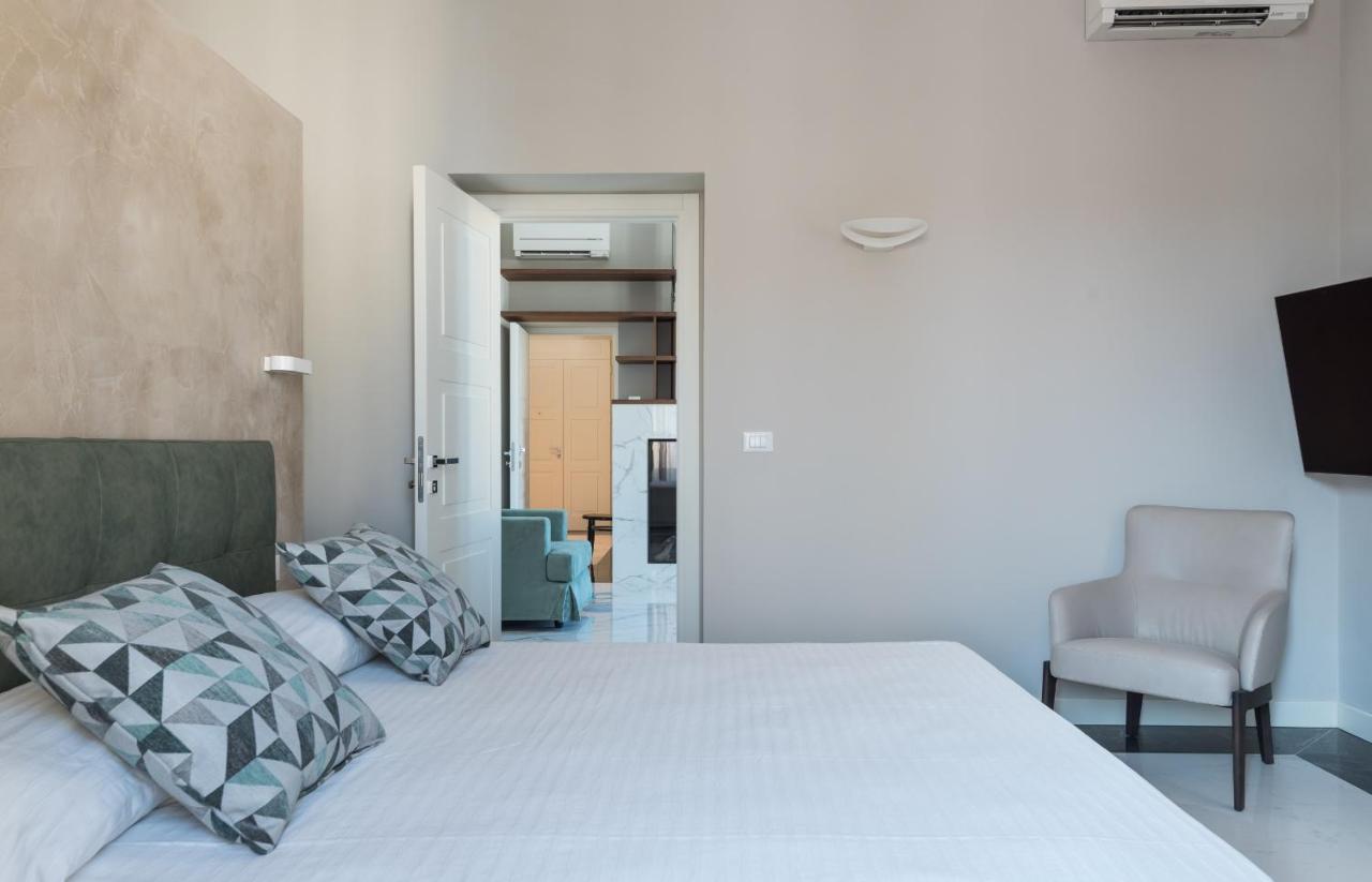 Riva Apartments By Wonderful Italy Сиракуза Екстериор снимка