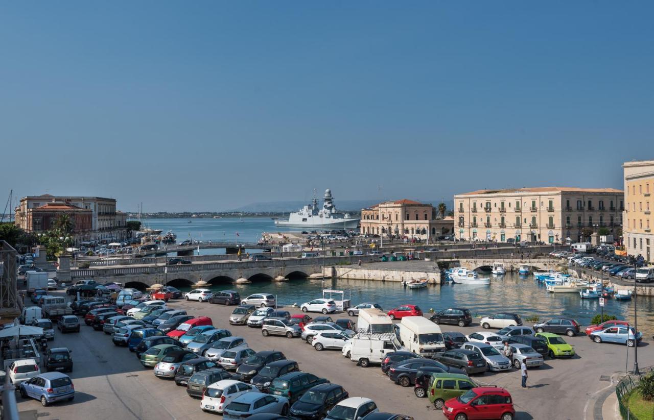 Riva Apartments By Wonderful Italy Сиракуза Екстериор снимка