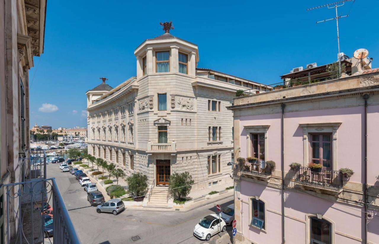 Riva Apartments By Wonderful Italy Сиракуза Екстериор снимка