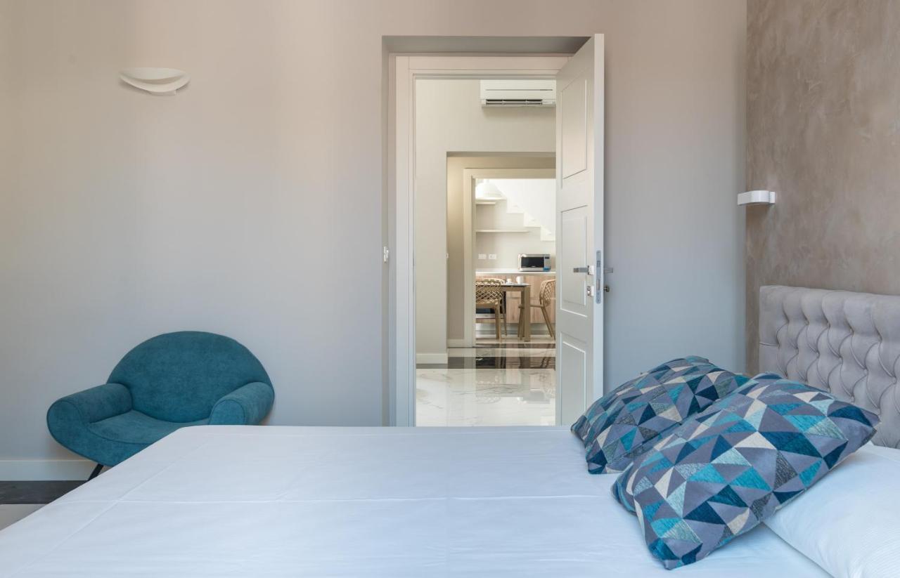 Riva Apartments By Wonderful Italy Сиракуза Стая снимка