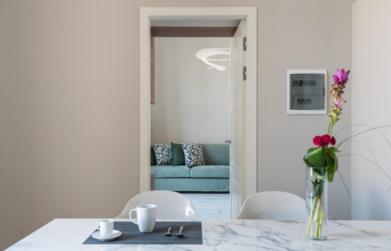 Riva Apartments By Wonderful Italy Сиракуза Екстериор снимка
