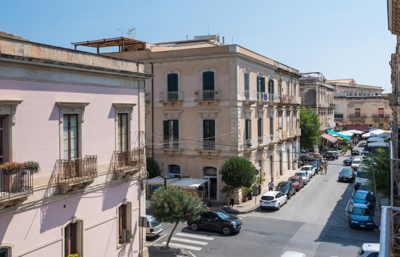 Riva Apartments By Wonderful Italy Сиракуза Екстериор снимка
