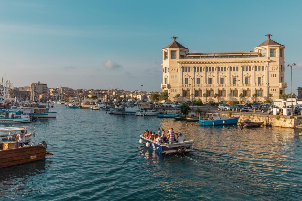 Riva Apartments By Wonderful Italy Сиракуза Екстериор снимка